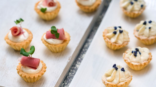 Tarti s sladkim in slanim nadevom