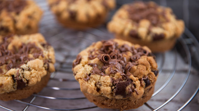 Kremasta pita s čokolado in kavo