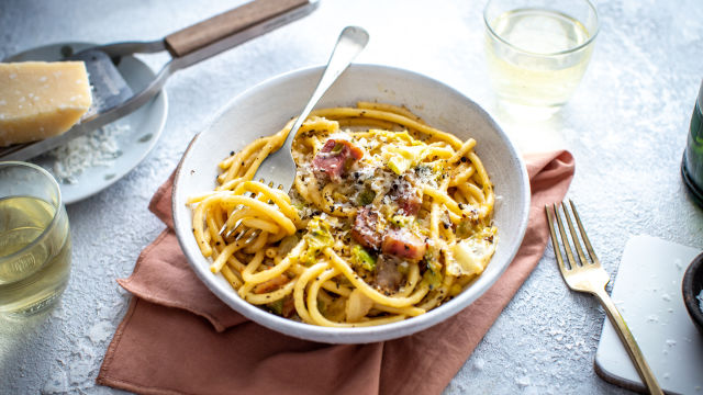 Testenine s slanino in zeljem