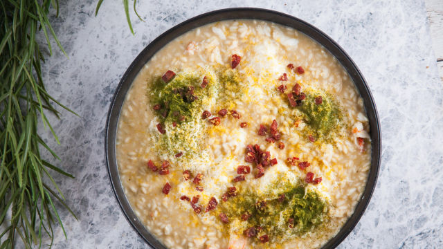 Riž carnaroli z rakom in sirom stracciatella