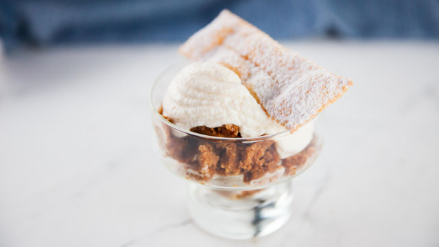 Kavna granita, stepena rikota in flancati