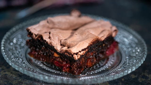 Višnjevi browniji s španskimi vetrci