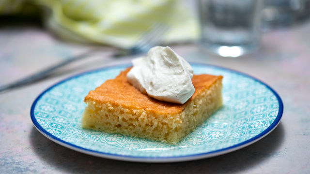 Biskvit z bezgovim sirupom