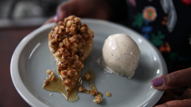 Drobljenec na polovici hruške