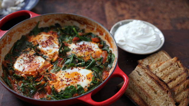 Dimljena špinačna šakšuka