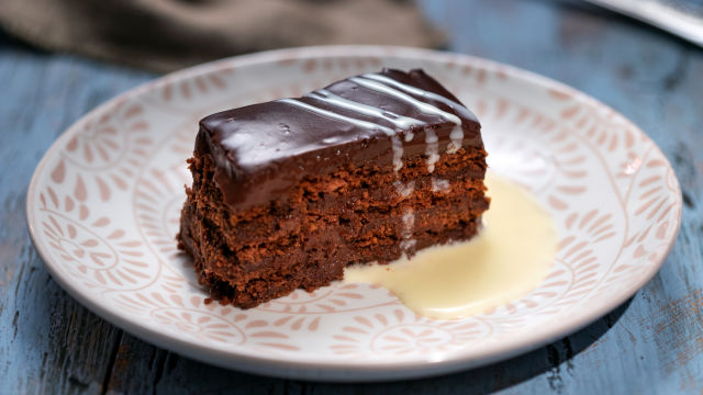 Čokoladna biskvitna torta