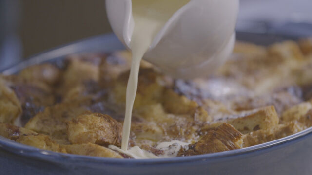 Sladica s kruhom in maslom