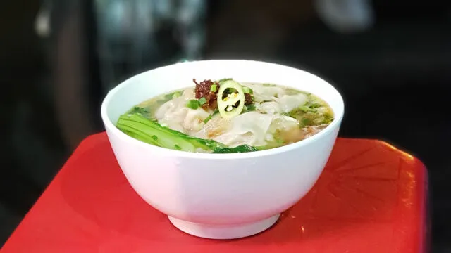 Cmoki s kozicami in svinjino (mi sui cao)