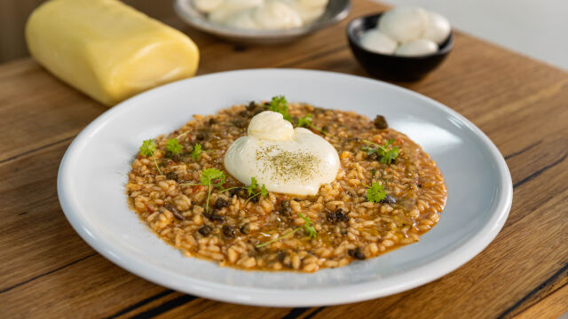 Rižota puttanesca z burrato