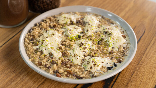 Rižota s kavo in stracciatello