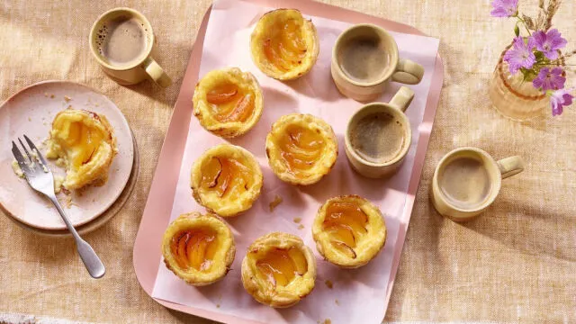 Portugalske mini pite z marelicami