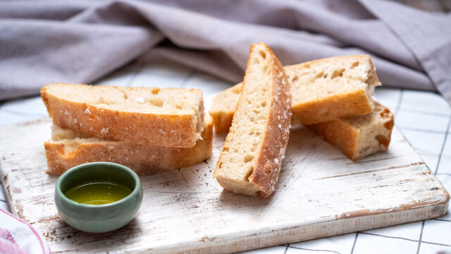 Ploski kruh s kvasom in drožmi