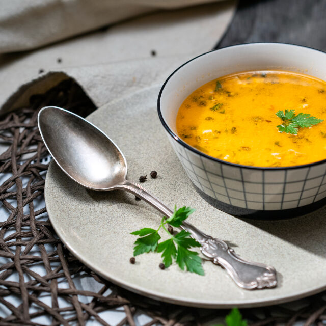 Kurja juha s testeninami orzo