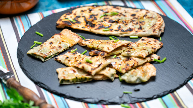 Gözleme s krompirjem in špinačo