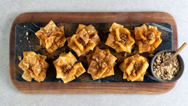 Grško pecivo v obliki vrtnic z medom – diples