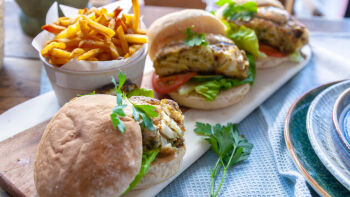 Рибен сандвич с тамариндова майонеза