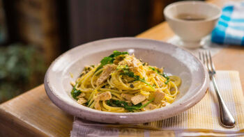 Паста с риба тон, рукола и лимон