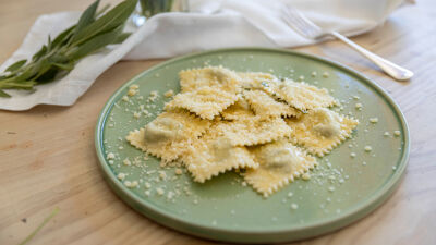 Равиоли със спанак и козя извара