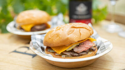 Чийзбургер с накъсано говеждо