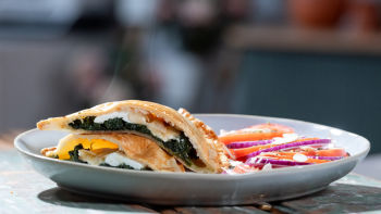 Pasteís de Espinafres, Ricotta e Amêndoa Tostada