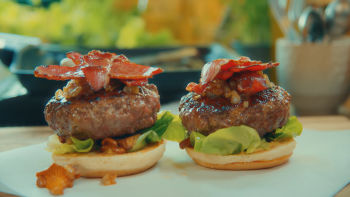 Бургери с патешко месо и диви гъби