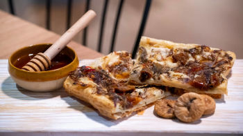 Tatin de Queijo Cabra, Figos e Mel