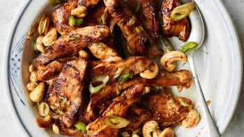 Пиле хойсин с кашу