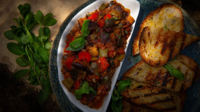 Брускета с капоната