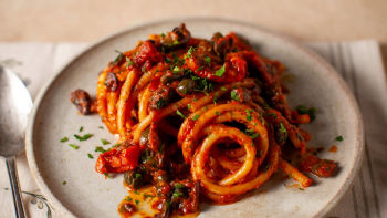 Букатини ала Путанеска