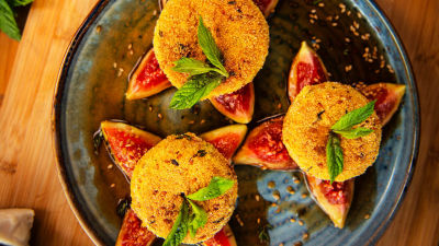 Хапки от сиренца със смокини