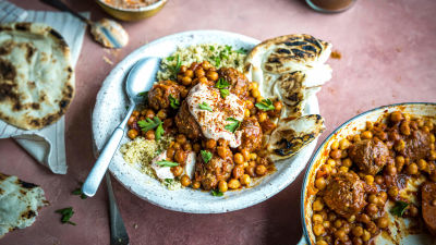 Пикантни кюфтета по марокански в един съд