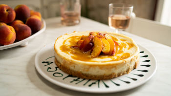 Торта с рикота и праскови с просеко