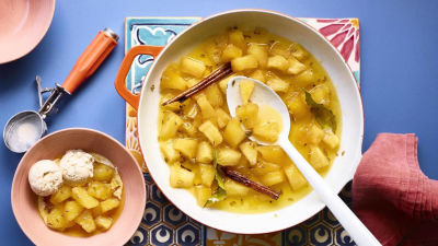 Задушен ананас