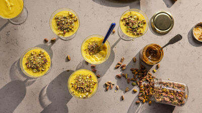 Mousse de Manga com surpresa de pistácio